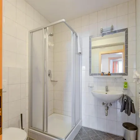 In Tyrol In An Attractive Area Apartment Fiss